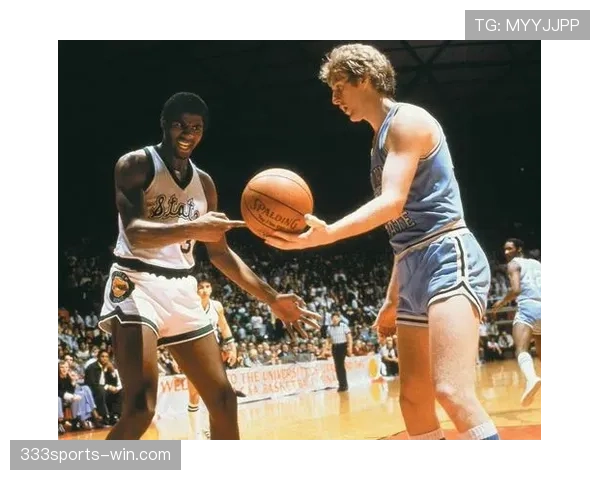 拉塞尔防守篮板对比张伯伦显著拉开球队内线控制差距